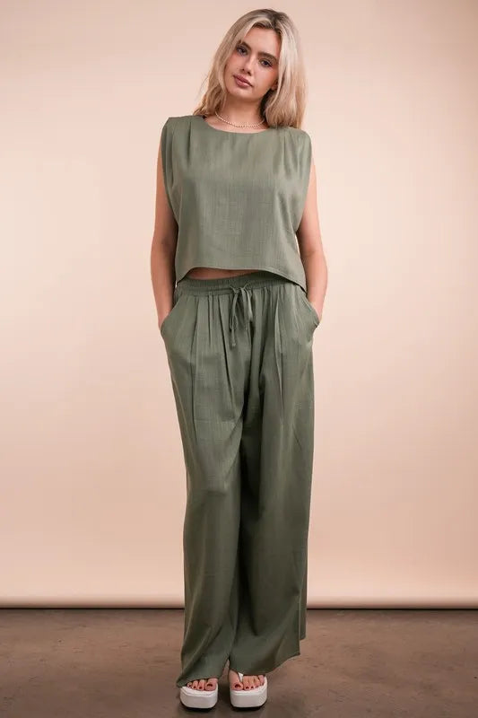 Greta – Elegantes set mit top und hosen im look