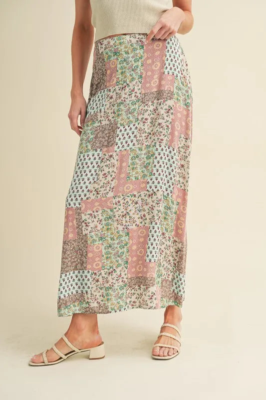 Lara – Aemi + Co Printed Maxi Skirt mit fließendem fall