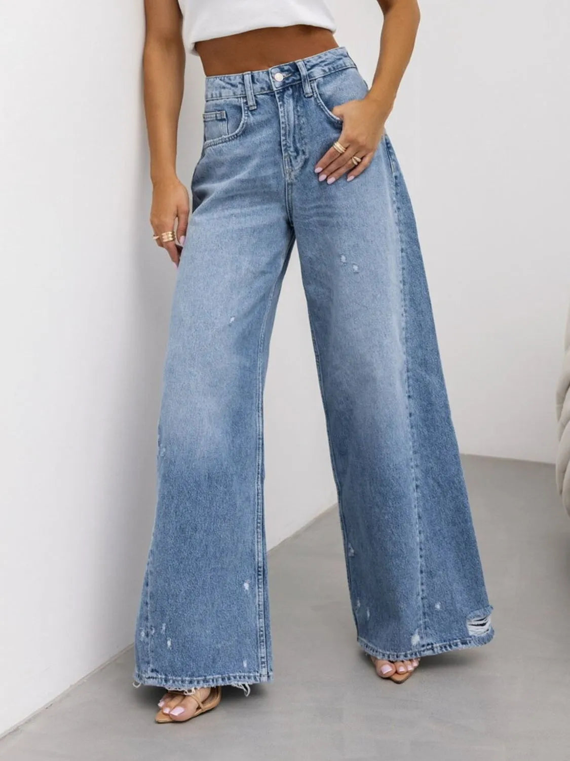 Andrea – Distressed Wide Leg Jeans mit lässigem Look