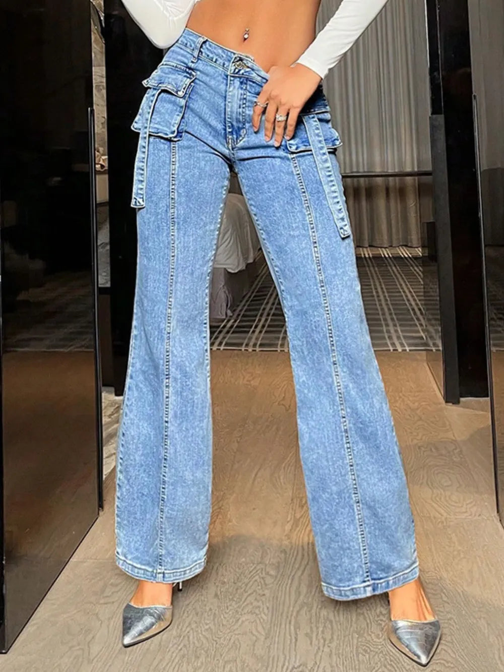 Annika – Mid Rise Straight Jeans mit cargo taschen