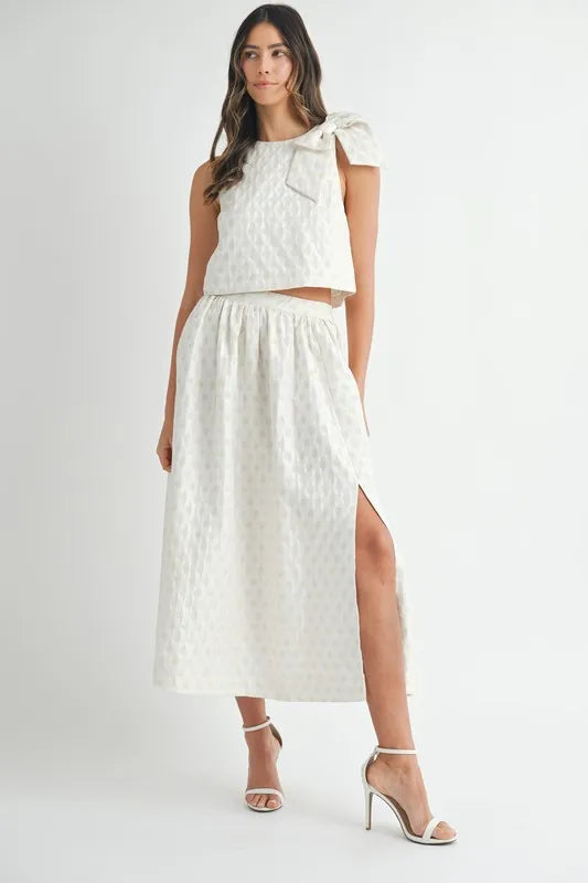 Laura – MABLE Taffeta Polka Dot Schulterband Top und Rock Set