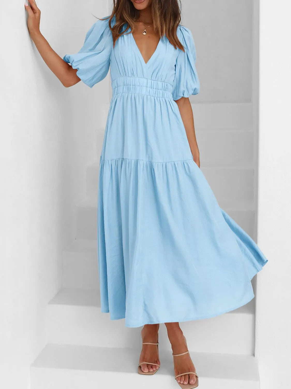 Thea – V-Ausschnitt Midi Kleid mit Puffärmeln