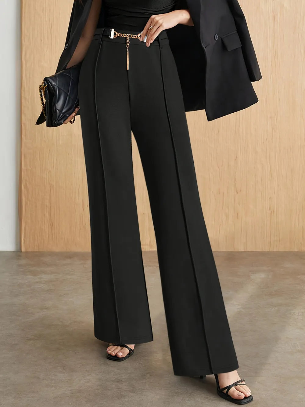 Sarah – Chain Detail High Waist Pants mit modernem Design