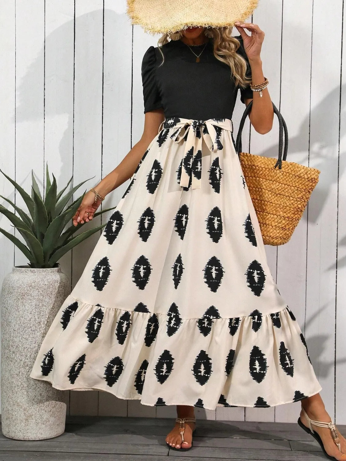 Lotte – Printed Tie Waist Short Sleeve Maxi Dress mit Gürteldesign