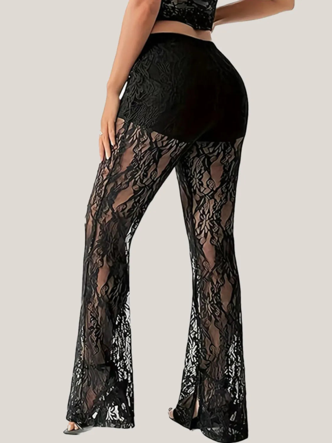 Carolin – Verspielte lace flare pants mit zarter spitze