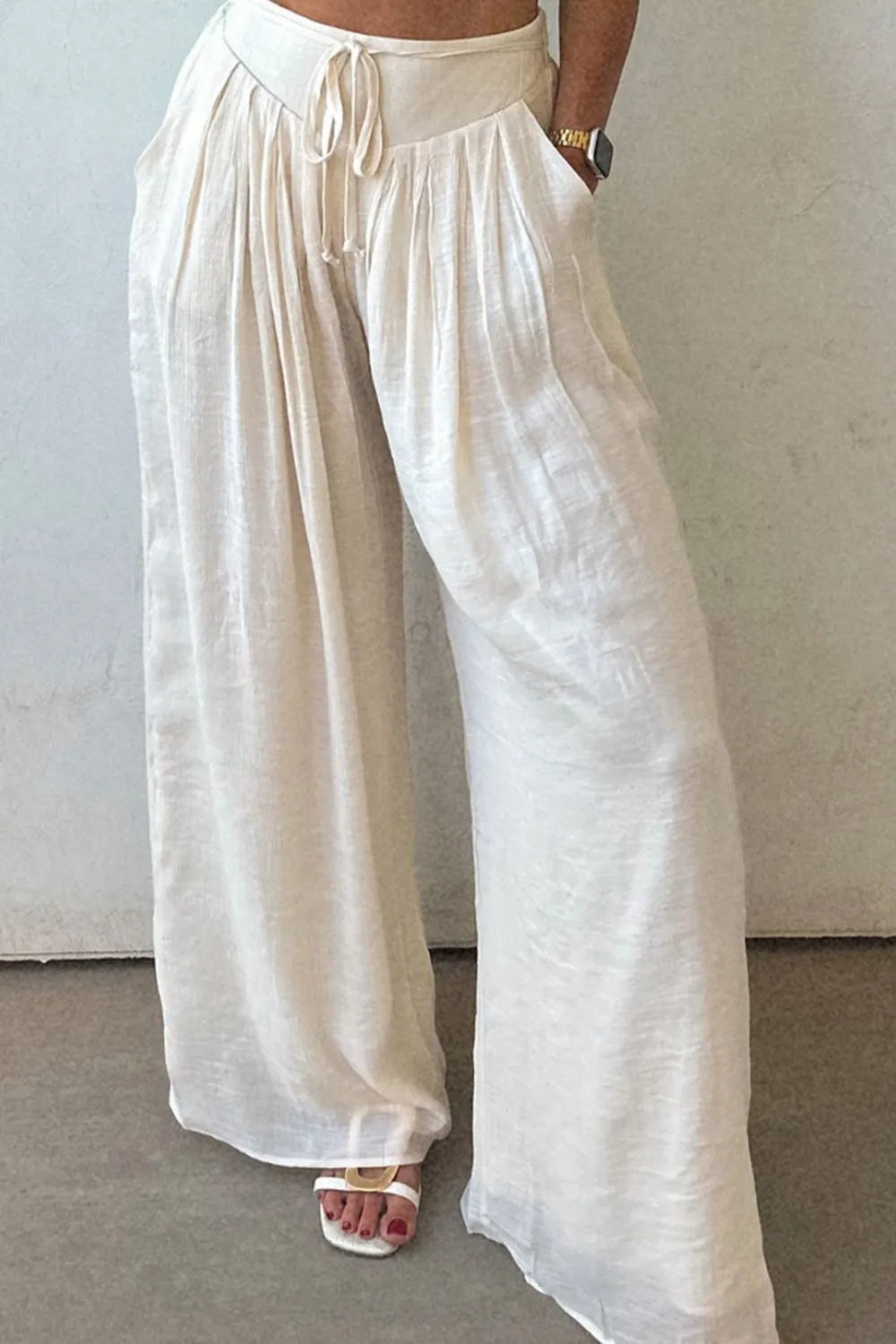 Clara – Elegante tie waist pleated wide leg pants mit bindegürtel