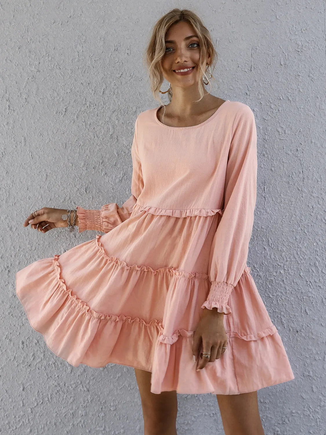 Birte – Verspieltes frill tiered long sleeve mini dress